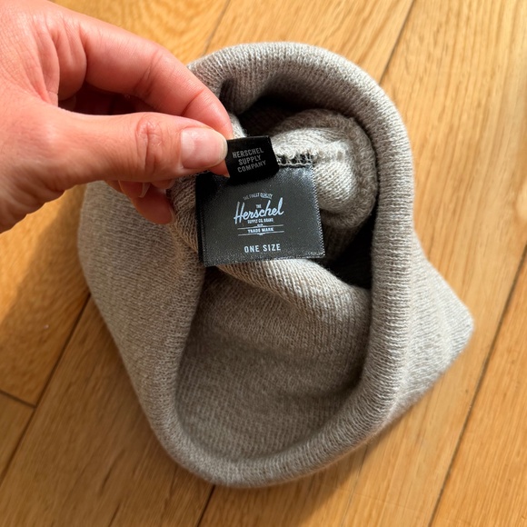 NWOT Herschel Elmer Beanie | O/S - Picture 3 of 3
